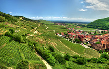 Prise de vue panoramique sur le village de kaysersberg.