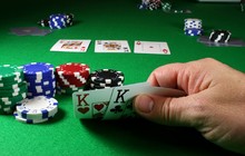 The Game - Pocket Kings deep DOF, showing the flop of 2 Kings clearly.