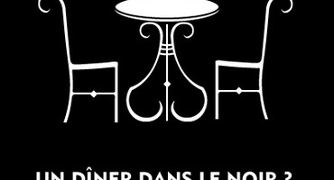 Repas dans le noir